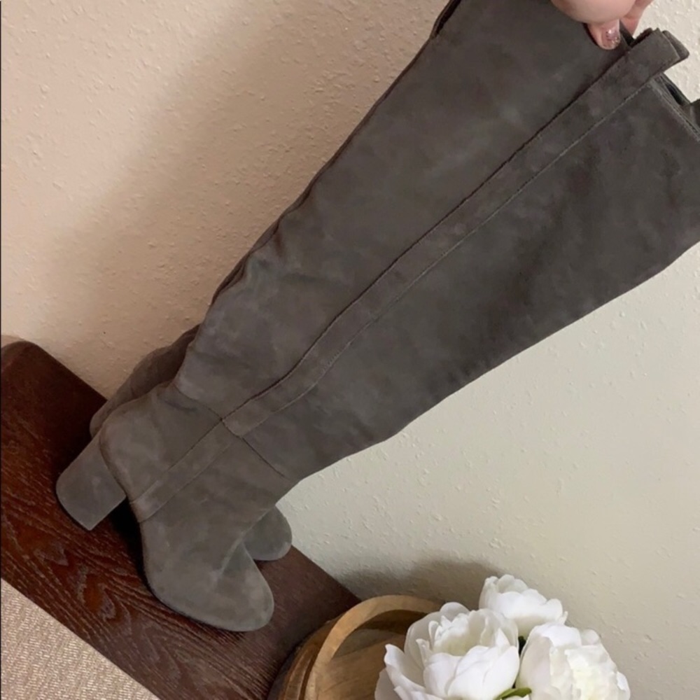 Knee high suede gray boots